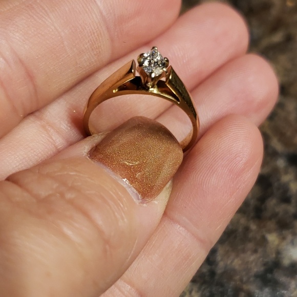 1/4 carat marquis diamond ring size 6 - Picture 4 of 4